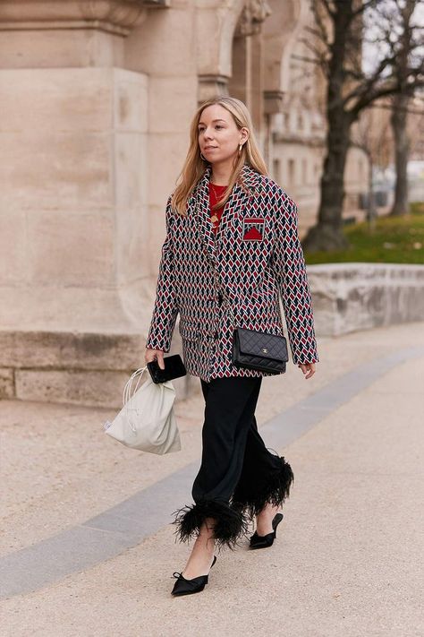 Pants With Feathers, Feather Trim Pants, Pants With Boots, Fashion Vibes, Paris Fashion Week Street Style, Feather Trim, Trending Boots, The Best Street Style, French Women