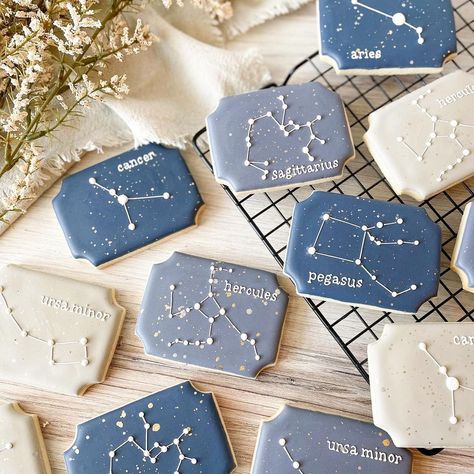 Zodiac Cookies Decorated, Horoscope Party Theme, Zodiac Desserts, Astrology Cookies, Birthday Cookie Decorating, Tarot Cookies, Constellation Cookies, Celestial Cookies, Zodiac Cookies