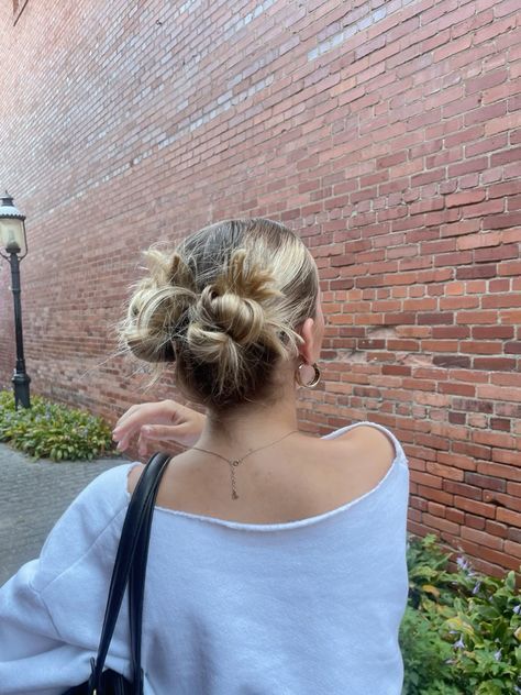 Cool Fun Hairstyles, Cute Updo Braided Hairstyles, Hairstyles That Are Out Of Your Face, Cute Messy Space Buns, Cute Easy Hairstyles Straight Hair, Hair Mask Hairstyles, Hair Styles For Clean Hair, Short Blonde Hair Outfits, Hairstyles For Short Thick Hair Ideas