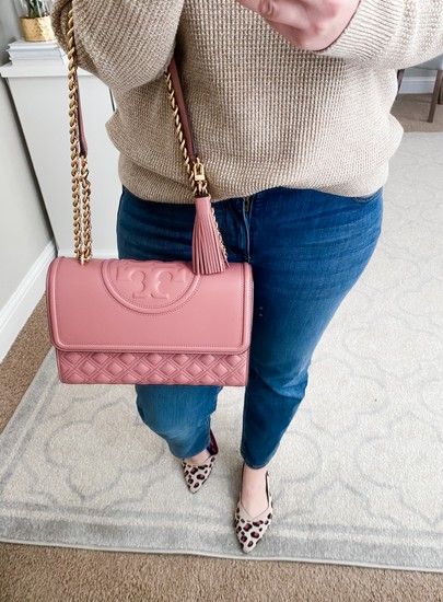 Tory Burch pink bag // Fleming Convertible Fleming in pink magnolia Valentine’s Day present • gifts for her • pink bag • Tory Burch #LTKitbag #LTKVDay Tory Burch Bag Outfit, Pink Tory Burch Purse, Tory Burch Fleming Bag, Bday Vibes, Luxury Wishlist, 22nd Bday, Pink Magnolia, Tory Burch Fleming, Midsize Outfits