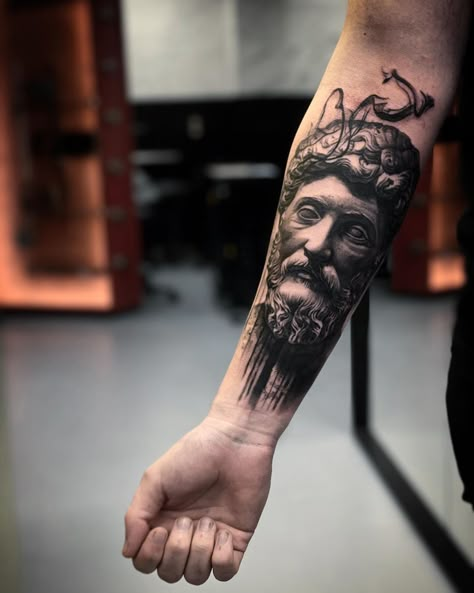 👨 🙏🏻⚡👏 Marcus Aurelius roman emperor Artist: @markwosgerau  ——————————————————————— ⚜️FOLLOW⚜️ @skingiants for daily tattoos! Sharing only the best tattoos Artists on instagram —————————————————————— #realismtattoo #blackandgreytattoo #skingiants #tattooist #tattoolove #tattooed #tattoosleeve #tattoodesign #tattoolover #tattooworld #tattoosofinstagram #tattoolovers #tattooarm #inked #tat #tats Marcus Aurelius Tattoo, Balinese Tattoo, Forearm Cover Up Tattoos, Roman Tattoo, Outer Forearm Tattoo, Medusa Tattoo Design, L Tattoo, Prison Tattoos, Forearm Band Tattoos