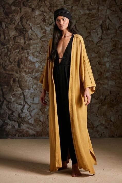 Elegant Boho Outfit, Long Kimono Outfit, Tulle Skirts Outfit, Mode Kimono, Bohemian Kimono, Ancient Knowledge, Accessories Handmade, Abaya Fashion, Boho Look