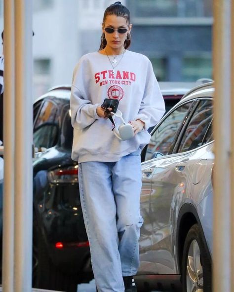 Bella Hadid Casual Outfits, Bella Hadid Casual, White Sweatshirt Outfit, Bella Hadid Street Style, Models Off Duty Style, Bella Hadid Outfits, Bella Hadid Style, Hadid Style, Classy Work Outfits