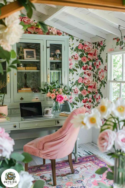 She Shed Library, Cozy She Shed, Shed Art Studio, She Shed Office Ideas, She Shed Craft Room Ideas, Shed Interior Design Ideas, Shed Office Ideas, She Shed Studio, She Shed Craft Room