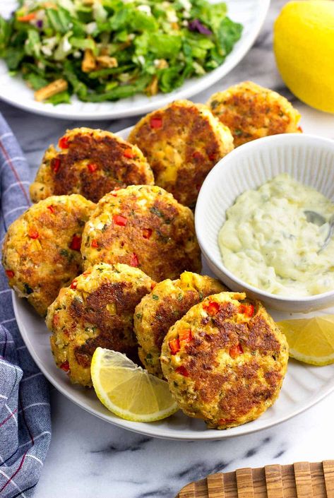 Using canned salmon is the trick to making these baked salmon patties fast and easy for a healthy weeknight dinner. These flavorful patties crisp up beautifully in the oven and feature a nice all-purpose flavor. On the table in about 35 minutes! Oven Salmon Patties, Quinoa Salmon Patties, Baked Salmon Croquettes Oven, Mexican Salmon Patties, Oven Baked Salmon Patties, Baked Salmon Patties Recipes Oven, Baked Salmon Patties Oven, Oven Cooked Salmon, Baked Salmon Patties