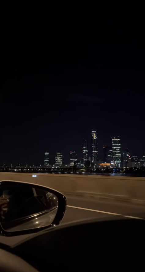 Dark Phone Asthetic, Skyline Astethic, Night Drive Pictures, 3 Am Aesthetic, Night Time City Aesthetic, Night Asthetics Photos, Night City Wallpaper, City Lights Aesthetic, Night Aesthetic Wallpaper