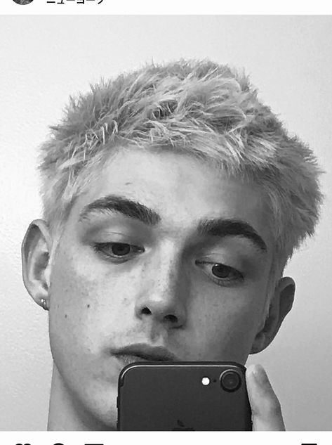 Very Short Hair Men, Bleached Hair Men, Short Punk Hair, Male Haircuts Curly, Mens Haircuts Short Hair, Shaved Hair Designs, Short Spiky Hairstyles, Mens Hairstyles Thick Hair, Dyed Hair Inspiration