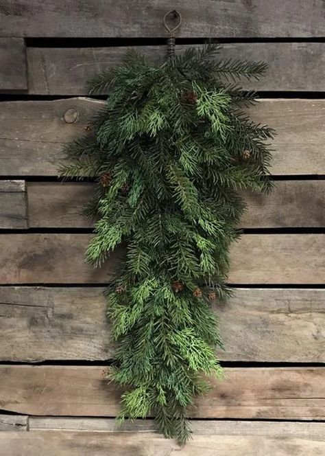 Teardrop Garland, Geometric Terrarium Wedding, Holiday Centerpieces Christmas, Greenery Wedding Centerpieces, Holiday Greenery, Geometric Terrarium, Green Garland, Holiday Garlands, Greenery Garland