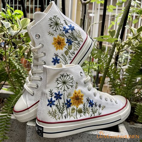 Custom Converse Chuck Taylor Flowers Embroidered Sneaker/ Wedding Flowers Embroidered Convesre/ Sunflower Embroidered Converse Embroidered Chucks, Pretty Converse, Sneaker Wedding, Converse Shoes Custom, Converse Embroidery, Embroidered Converse, Adorable Clothes, Flowers Embroidered, Wedding Sneakers