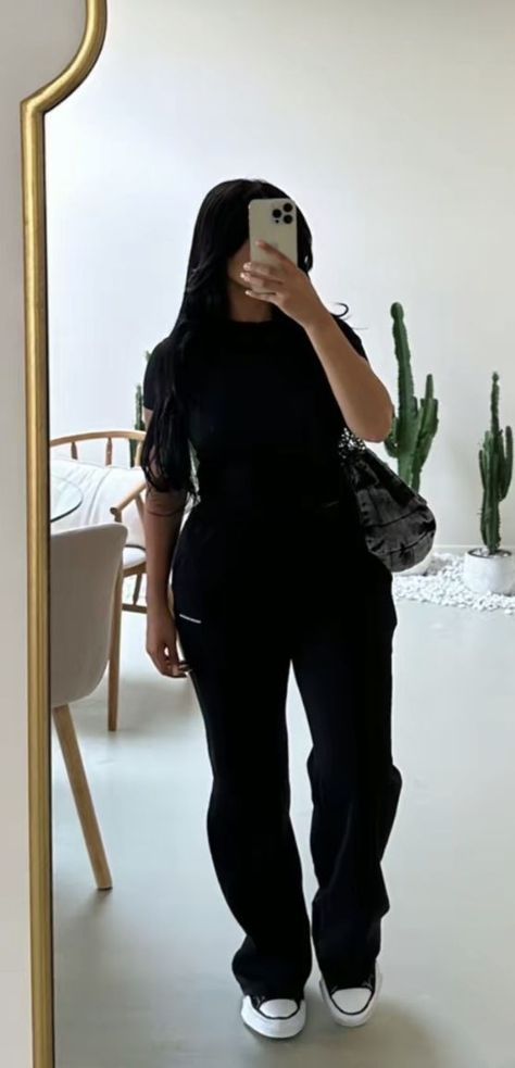 Fire Outfits, Calm Fits, Mirror Pictures, Mode Zara, Wardrobe Capsule, Chill Outfits, Minimalist Wardrobe, Streetwear Fashion Women