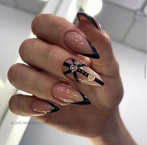 Gothic Nails Stiletto, French Ombre Pink, Summer Goth Nails, Rock Nails Grunge, Nail Ideas For Short Nails, Nail Art Dotting Tool, Blue Stiletto Nails, Ideas For Short Nails, Rock Nails