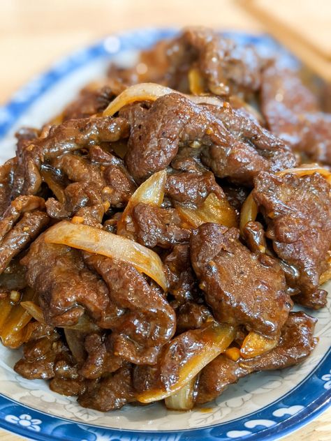 Beef With Onions, Easy Filipino Recipes, Chinese Recipe, Creole Recipes, Buffet Food, Chinese Cooking, Pork Dishes, Batch Cooking, Asian Cooking