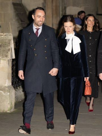 Pippa Middleton Supports Sister Kate at Her Annual Christmas Carol Service Fashion Publication, Pippa Middleton Dress, Ella Emhoff, Parsons Fashion, Pipa Middleton, Kate Middleton Style Outfits, Tweed Outfit, James Matthews, Carolyn Bessette