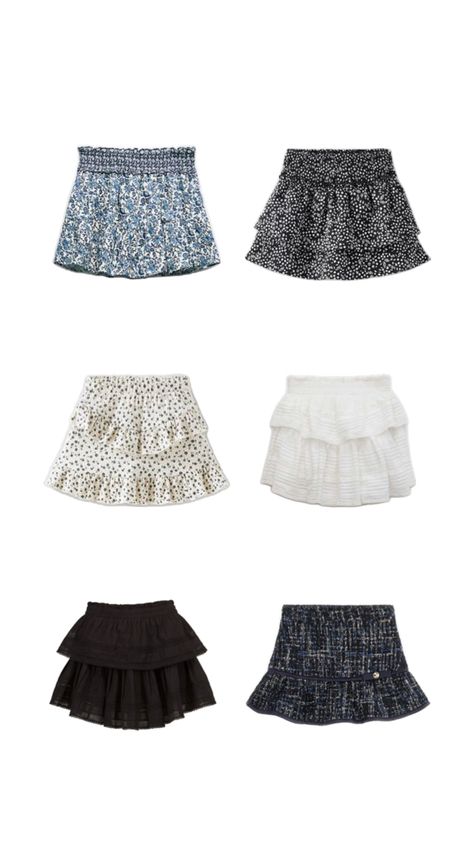 Summer outfit inspo, mini skirts, navy, loveshackfancy, Zara, floral prints, Stockholmstyle Zara Skirt Outfit Summer, Zara Skirt Outfit, Bibi Aesthetic, Colombia Trip, Blue White Flowers, Skirt Outfit Summer, Cool Girl Outfits, Zara Skirt, Mid Skirt