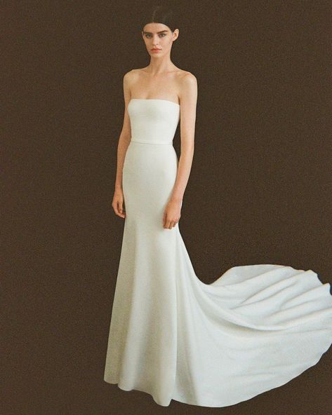 Alex Perry Bridal, Minimal Wedding Dress, Berta Wedding Dress, Column Wedding Dress, Chic Wedding Dresses, Crepe Wedding Dress, Dress Display, Silk Wedding Dress, Alex Perry