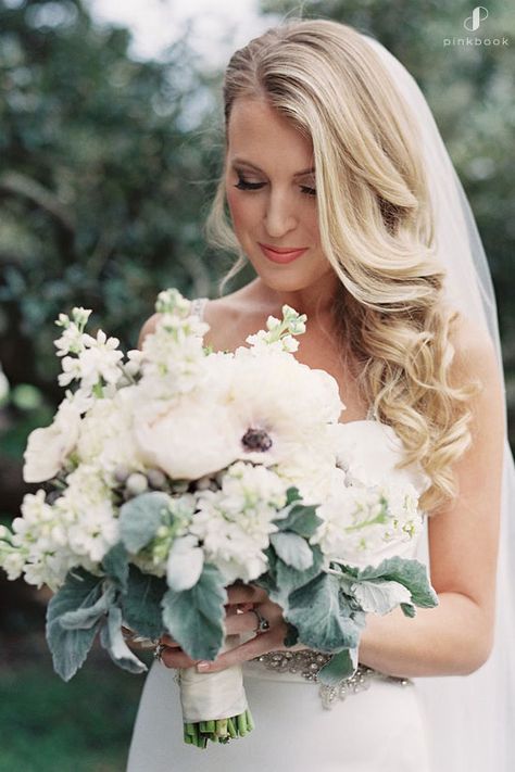 White Wedding Bouquet Garden Wedding Hairstyles, Hair Up Or Down, Wedding Hairstyles With Veil, Best Wedding Hairstyles, Veil Hairstyles, Trendy Wedding Hairstyles, Wedding Hair Flowers, Wedding Hair Down, Wedding Updo