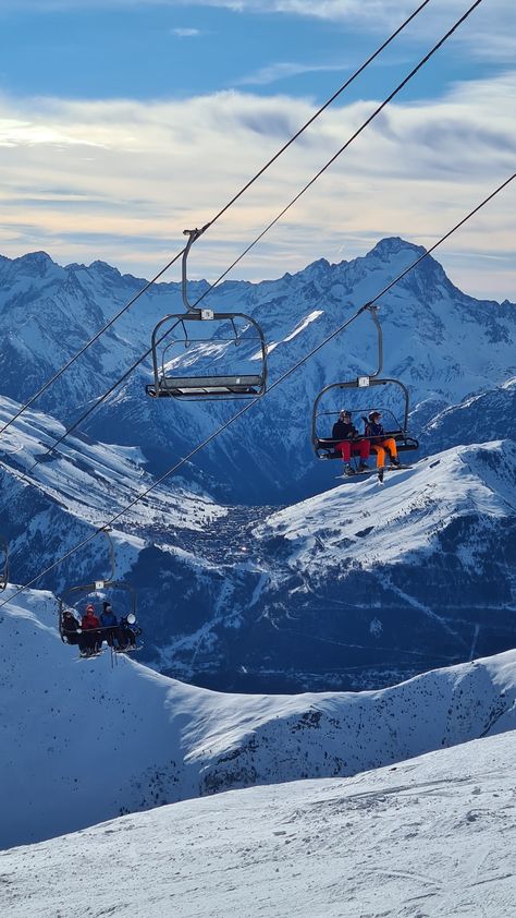 Aesthetic Brown Hair, Ski Trip Aesthetic, Ski Trip Outfit, Skiing Aesthetic, Ski Aesthetic, Ski Culture, Trip Aesthetic, Ski Racing, Aesthetic Brown