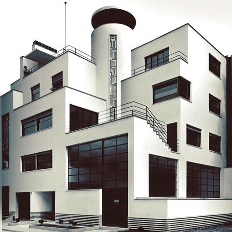 Robert Mallet-Stevens and Le Corbusier’s Villa des frères Martel, Paris, 1927 (via Bauhaus Movement) Robert Mallet Stevens, Bauhaus Architecture, Modernist House, Streamline Moderne, Bauhaus Art, Walter Gropius, Art Deco Buildings, Bauhaus Design, Art Deco Architecture