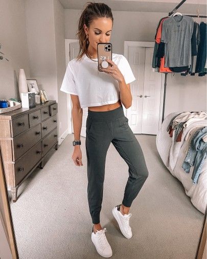 Align Outfit, Athletic Looks For Women, Legging Joggers Outfit, Align Jogger Lululemon Outfit, Joggers Workout Outfit, Athletic Joggers Outfit Women, Workout Joggers Outfit, Lululemon Align Joggers Outfit, Align Jogger Outfit