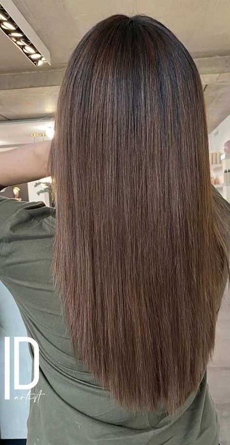 Brown Roots Light Brown Hair, Light Brown Hair With Black Roots, Brown Hair With Shadow Root, Rooted Brown Hair, Dark Root Brunette, Brown Hair Black Roots, Brown Hair Colors With Dark Roots, Light Brown Dark Roots, Shadow Root Black To Brown