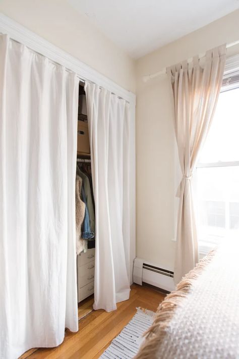 Closet Door Alternative, Curtains For Closet Doors, Bedroom Closet Doors, Closet Curtains, Simple Closet, Open Closet, Closet Door, Closet Makeover, Tiny Bedroom