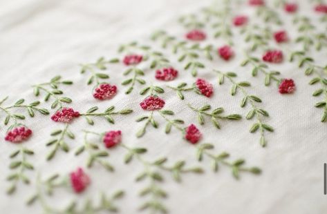 Embroidery Video, Clothes Embroidery Diy, Simple Hand Embroidery Patterns, Embroidery Lessons, Diy Embroidery Designs, Hand Embroidery Patterns Flowers, Floral Embroidery Patterns, Diy Embroidery Patterns, Handmade Embroidery Designs