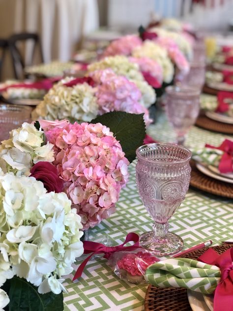 A preppy bridal shower for those who love pink and green. Pink And Green Bridal Shower, Bridal Shower Etiquette, Senior Tea, Small Engagement Party, Aka Christmas, Green Bridal Showers, Blue Bridal Shower, Making A Bouquet, Pink Bridal Shower