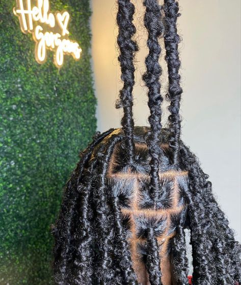 Jumbo Butterfly Locs Hairstyles, Jumbo Butterfly Locs Long, Butterfly Locs Claw Clip Hairstyles, Butterfly Locs Blue, Large Locs Black Women, Butterflies Locs Long, Lemonade Braids Hairstyles, Different Braids, Butterfly Locs