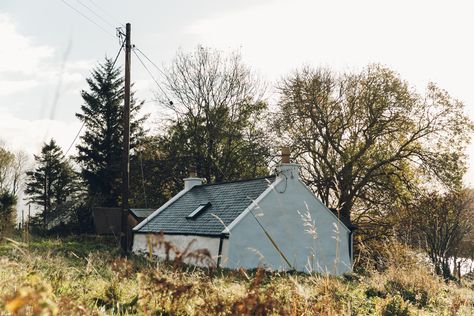 The Crofter's House on the Isle of Skye in Scotland. Secret Hideaway, Isle Of Skye Scotland, Fairytale Cottage, The Isle Of Skye, Skye Scotland, Ordinary Life, Castle Ruins, Isle Of Skye, The Isle