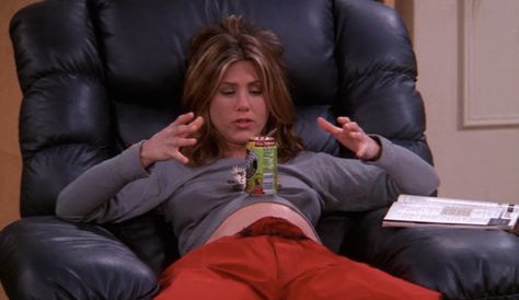 Every Outfit Rachel Ever Wore On 'Friends', Ranked From Best To Worst: Season 8 Rachel Green Pregnant, Funny Pregnancy Photos, Friends Show Aesthetic, Faint Positive Pregnancy Test, Jennifer Aniston Quotes, Friends Rachel Outfits, Friends Season 8, Funny Pregnancy Memes, Pregnancy Jokes