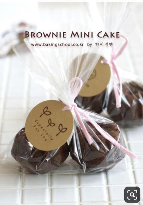 Packaging Brownies, Brownies Packaging, Brownie Packaging, Bake Sale Packaging, Cupcake Packaging, Bread Packaging, Dessert Packaging, Bakery Packaging, Cake Packaging