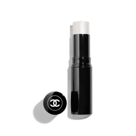 Chanel Highlighter, Perfume Chanel, Chanel Cosmetics, Glossy Eyes, Stick Highlighter, Chanel Boutique, Glow Stick, Chanel Store, Chanel Beauty