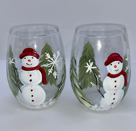 Painted Stemless Winter Wine Glass. Unique With Snow Lady and | Etsy Winter Wine Glasses, Christmas Wine Glasses Diy, Painted Wine Glasses Christmas, Christmas Wine Glasses, Wine Glass Designs, Diy Wine Glasses, Christmas Glasses, Glass Painting Designs, Wine Glass Crafts