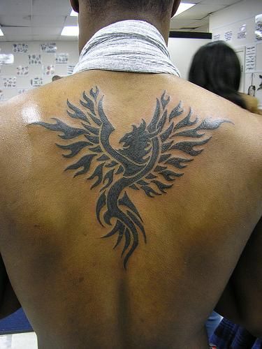 Phoenix Tattoo....hot, hot, hot!!! Phoenix Tattoo For Men, Phoenix Bird Tattoos, Phönix Tattoo, Cool Back Tattoos, Tatuagem Masculina Pequena, Spine Tattoos For Women, Back Tattoos For Guys, Hand Tattoos For Women, Shoulder Tattoos For Women