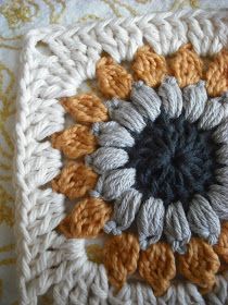 Crochet Sunburst Granny Square, Chair Crochet, Crochet Sunburst, Motifs Granny Square, Sunburst Granny Square, Granny Square Projects, Purple Chair, شال كروشيه, Crochet Blocks