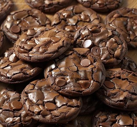 Chocolate Chip Brownie Cookies - Chewy, Chocolatey Delight - My Home Made Recipe Chocolate Chip Brownie Cookies, Almond Joy Cupcakes, Walnut Cookie Recipes, Simple Dishes, Chocolate Chip Brownies, Walnut Cookies, Best Sweets, Homemade Sweets, Chewy Chocolate Chip