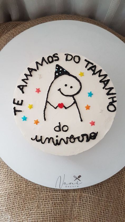 Faça e venda o famoso bolinho de marmita Bento Cake. Ganhe dinheiro com baixo investimento fazendo esses bolos na cozinha da sua casa. | Bento Cake memes | bento cake bolo de aniversário | Bento Cake frases | tendência de bolo | confeitaria | bolo criativo | Frases Bento Cake, Bolo Bento Cake, Cake Bento, Mini Bolo, Mini Cakes Birthday, Bento Cake, Pretty Birthday Cakes, Neon Party, Moon Cake