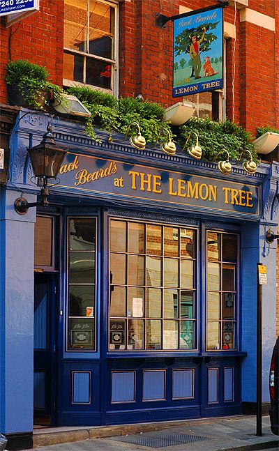 Charming Storefronts, Cafe Store, London Cafe, Design Café, British Pub, Cafe Door, London Pubs, Pub Signs, Time Time