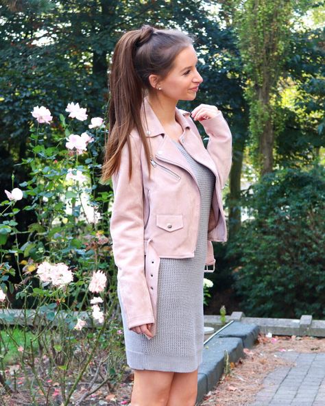 Pink leather jacket combined with a grey sweater dress. Hair in a straight high ponytail. Straight High Ponytail, Blush Leather Jacket, Ponytail Hairstyle, Pink Leather Jacket, Fantasy Wardrobe, Cozy Winter Outfits, Grey Sweater Dress, High Ponytail, Pink Jacket