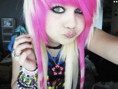 Scene Girl Hair, Emo Things, 2000s Scene, Indie Scene, Emo Scene Hair, Scene Girl, Snakebites, 2000s Emo, Scene Outfits