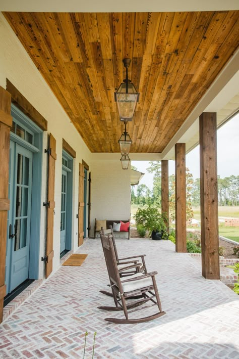 Project Reveal: French Acadian Exterior — Duckworth Interiors Acadian Style Homes, House Front Porch, Porch Remodel, Porch Ceiling, Casas Coloniales, Modern Farmhouse Exterior, Front Porches, Porch Design, Farmhouse Exterior