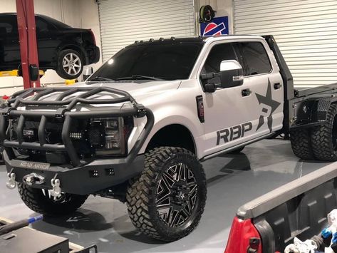 Custom Truck Bumpers, Big Ford Trucks, Truck Bumper, Welding Rigs, Tactical Truck, Custom Truck Beds, Truck Detailing, Trucks Ford, Dually Trucks