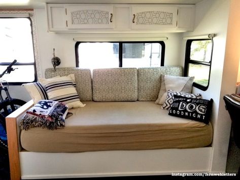 Custom built daybed in RV with storage under seat Daybed Camper, Daybed In Rv, Daybed In Camper, Camper Daybed Ideas, Rv Seating Ideas, Rv Under Bed Storage Ideas, Remodeling Rv, Camper Revamp, Camper Updates