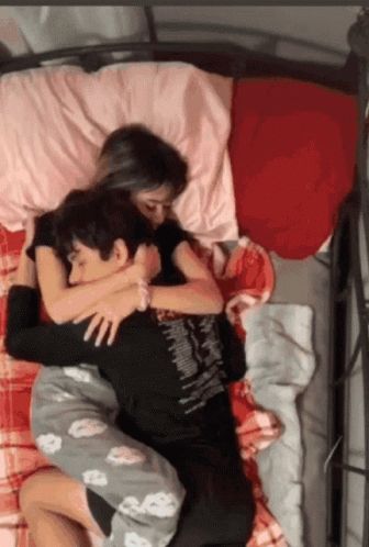 Hug Sleep Couple, Cute Couple Sleeping, Cuddle Pictures, Sleep Hug, Romantic Hug, Couple Sleeping, Cute Couples Cuddling, Hugging Couple, Cute Couples Photos