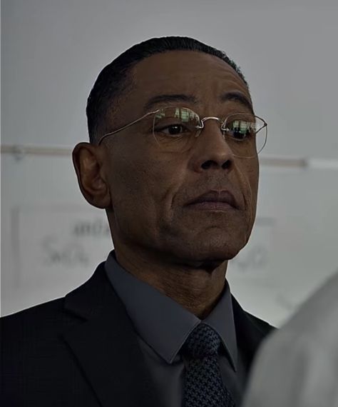 Gustavo Fring Profile Picture, Gus Fring Pfp, Breaking Bad Profile Pic, Gustavo Fring Wallpaper, Gus Fring Wallpaper, Bts English Lyrics, Gus Breaking Bad, Breaking Bad 2, Songs Photo