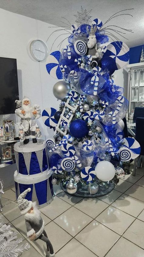 EASY to DIY 50 BLUE Christmas Decor ideas Blue Silver Christmas Tree Ideas, Christmas Tree Ideas Blue, Blue And Silver Christmas Tree Ideas, Blue Christmas Decor Ideas, Nutcracker Ideas, Theme Christmas Tree, Blue Christmas Tree Decorations, Pretty Christmas Decorations, White Christmas Wreath