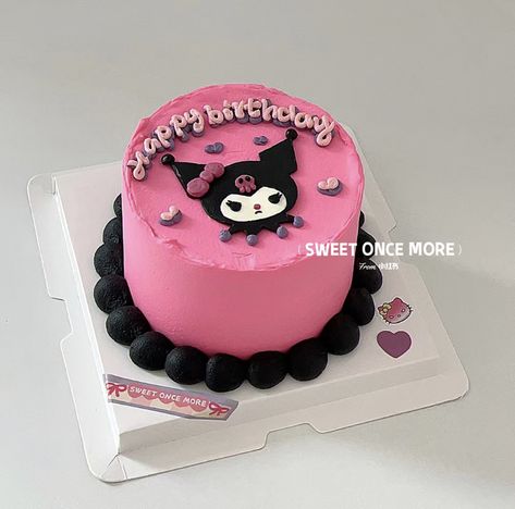 Kuromi Bento Cake, Black And Pink Cake Birthdays, Sanrio Cake Ideas, Pink And Black Cake Ideas, Kuromi Cake Ideas, Sanrio Cake Birthday, Kuromi Cakes, Black Pink Cake, Sanrio Birthday Cake