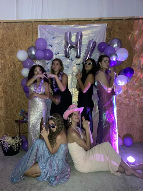 Euphoria Birthday, Party Dress Code, Party Dress Codes, Prom Themes, Prom Theme, Black Jeans Outfit, Pin Image, Birthday Party Dress, Photo Inspo