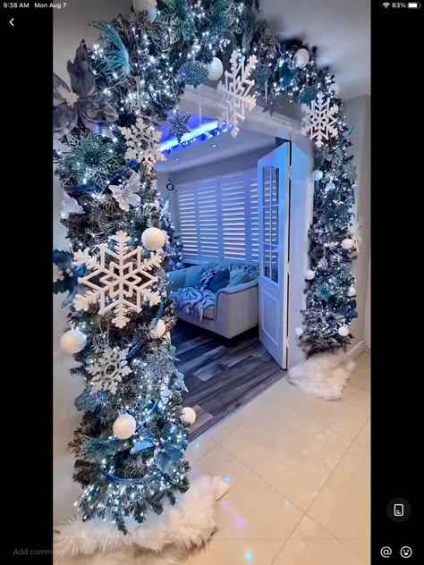 Indoor Winter Wonderland Decor, Diy Frozen Christmas Decorations, Blue Room Christmas Decor, Jack Frost Christmas Decorations, Frozen Themed Christmas Tree, Icy Blue Christmas Tree, Icy Christmas Tree, Christmas Winter Wonderland Decorations, Winter Wonderland Office Decorations