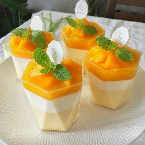 Desserts Cups, Yogurt Mousse Cake, Shot Glass Desserts, Mini Dessert Cups, Brulee Recipe, Dessert Shots, Parfait Desserts, Jello Desserts, Baking Packaging